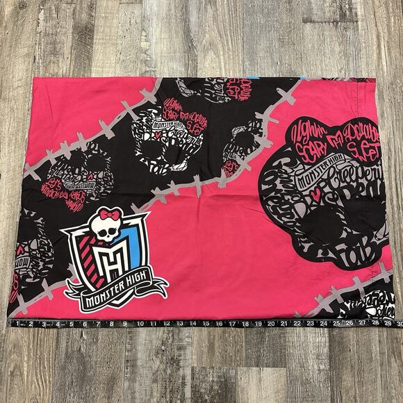 Vtg. Franco Monster High Ghoulie Gang Pink Reversible Standard Pillowcase 20X26 - Picture 4 of 7
